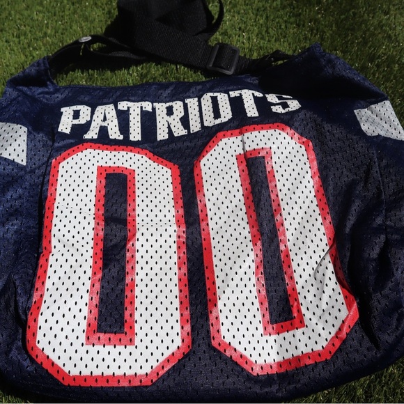 NFL New England Patriots crossbody over shoulder bag - Picture 6 of 8